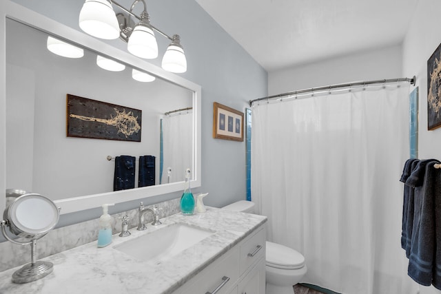 634 Ponce De Leon Blvd, Key Largo, FL 33037 - full bath featuring toilet, vanity, and a shower with shower curtain