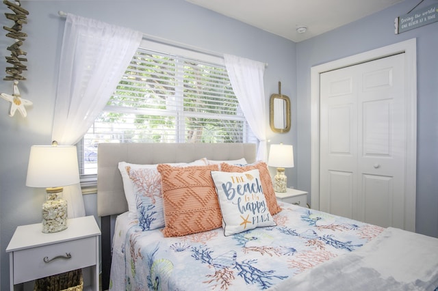 bedroom featuring a closet