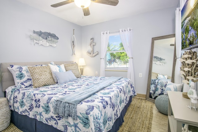 bedroom with ceiling fan