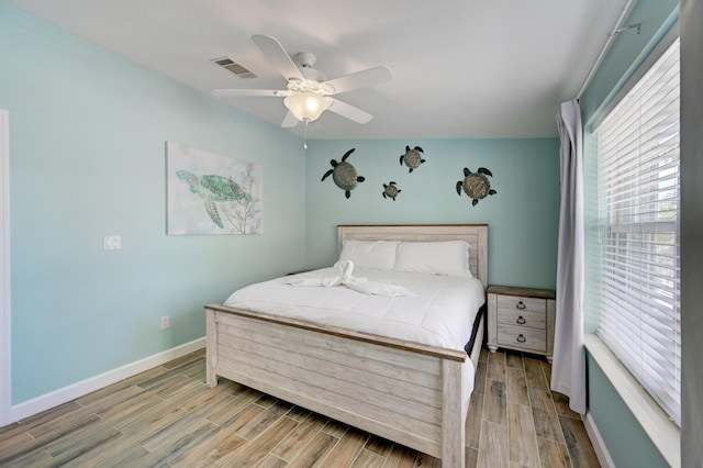 bedroom with ceiling fan