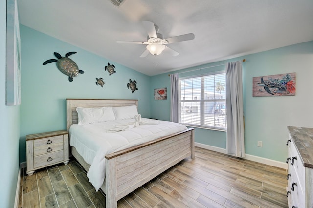 bedroom with ceiling fan