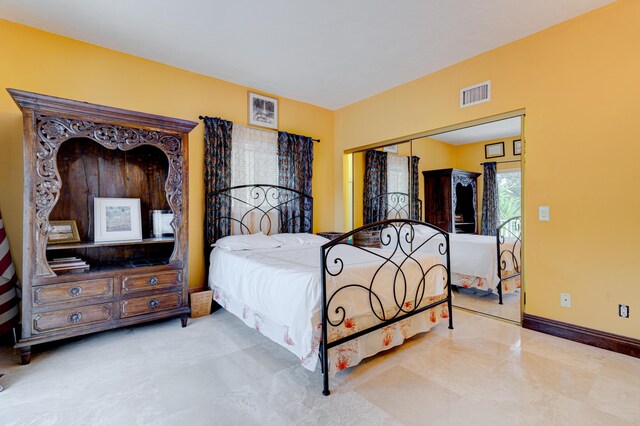 bedroom featuring a closet