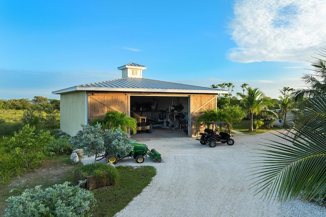 exterior space featuring an outbuilding