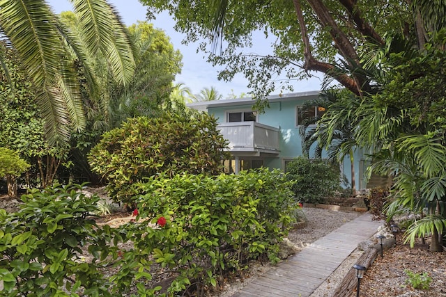 82260 Overseas Hwy, Islamorada, FL 33036 - view of yard featuring a balcony
