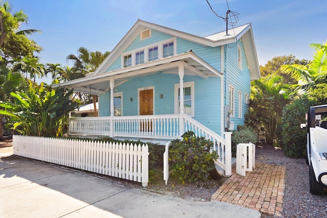 view of front of house featuring a porch