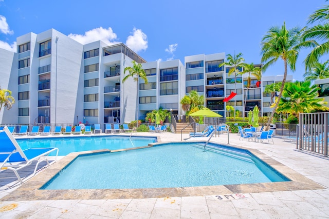104350 Overseas Hwy Unit B203, Key Largo, FL 33037 - community pool with a patio area