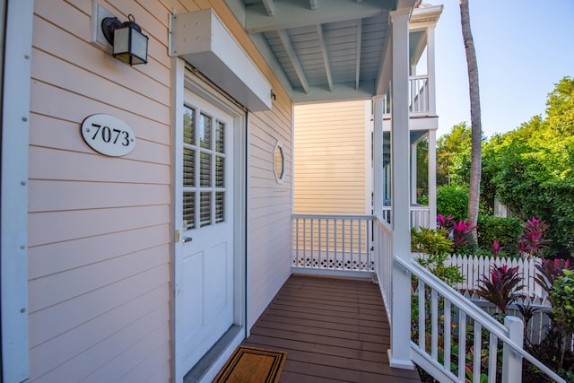 balcony featuring a porch