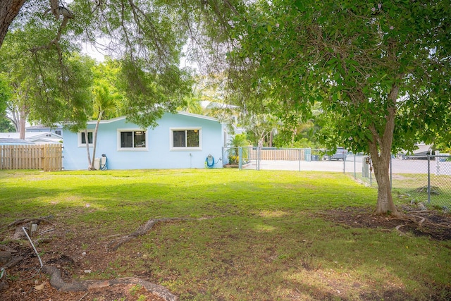 768 Musa Dr, Key Largo, FL 33037 - view of fenced backyard