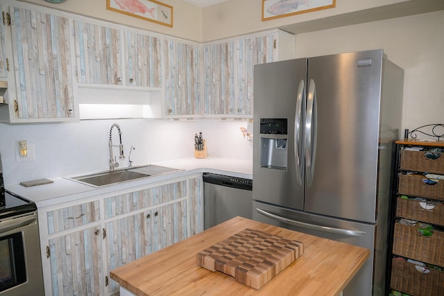 768 Musa Dr, Key Largo, FL 33037 - kitchen featuring appliances with stainless steel finishes and a sink