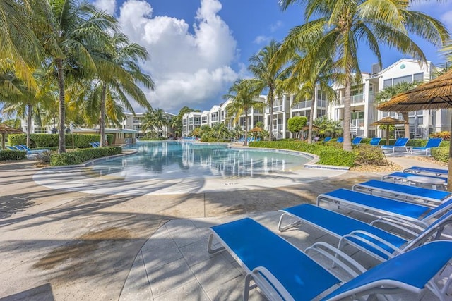 97501 Overseas Hwy Unit 809, Key Largo, FL 33037 - view of home's community with a pool and a patio