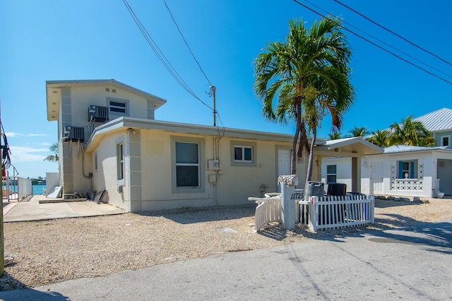 view of front of home featuring a patio