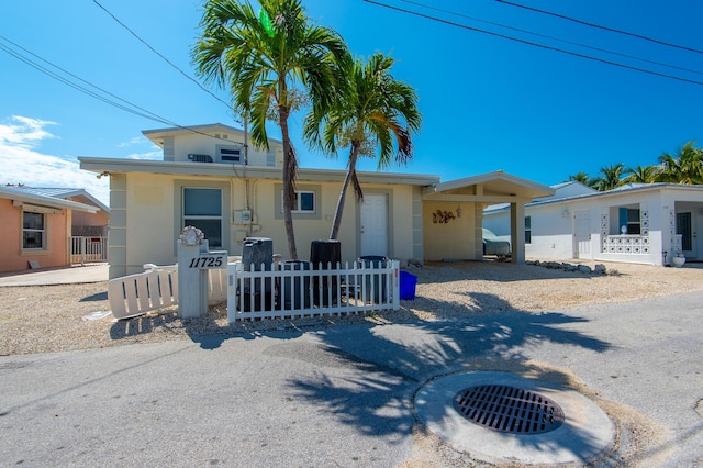 view of front of property