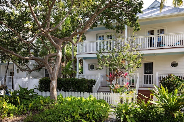 view of front of house