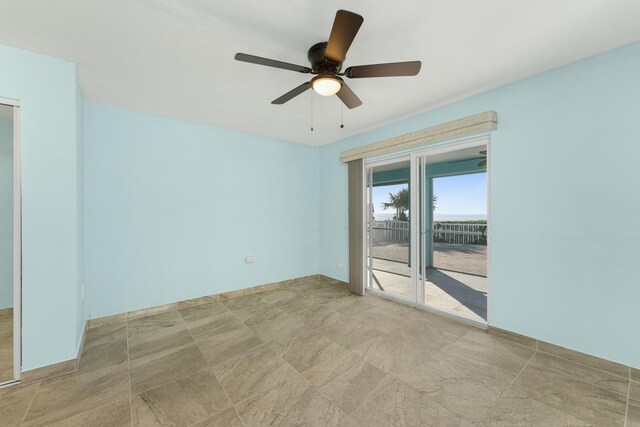 empty room with ceiling fan