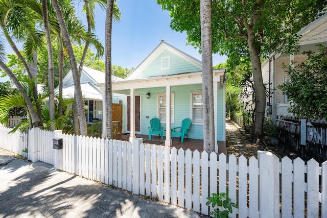 bungalow featuring covered porch