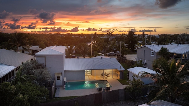 view of aerial view at dusk