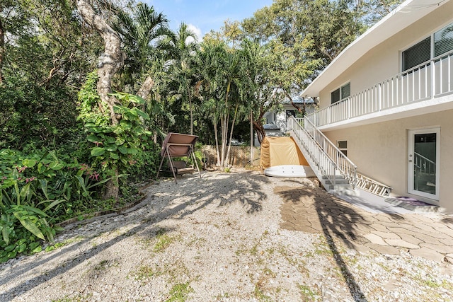 view of yard featuring a patio