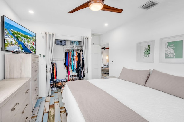 bedroom featuring a closet and ceiling fan