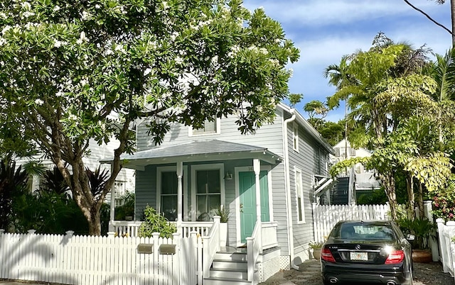 view of front of property featuring a porch