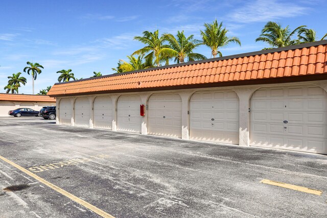 1001 W Ocean Dr Unit 1-305, Key Colony, FL 33051 - view of garage