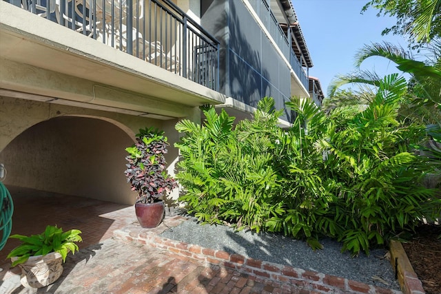 1616 Atlantic Blvd Unit 13, Key West, FL 33040 - view of patio with a balcony