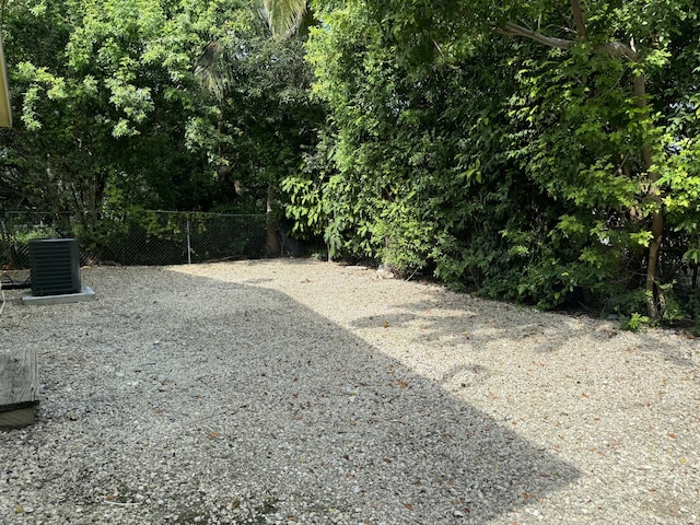 220 W Indies Rd, Tavernier, FL 33070 - view of yard