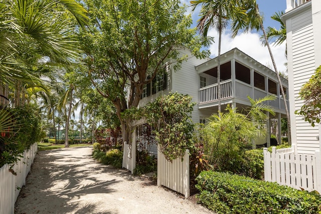 Listing photo 2 for 63 Sunset Key Dr, Key West FL 33040