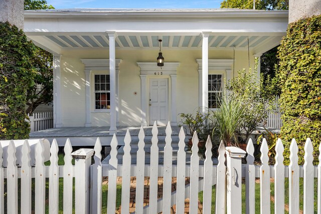 view of front of property