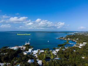 Listing photo 3 for 356 Buttonwood Shores Dr, Key Largo FL 33037