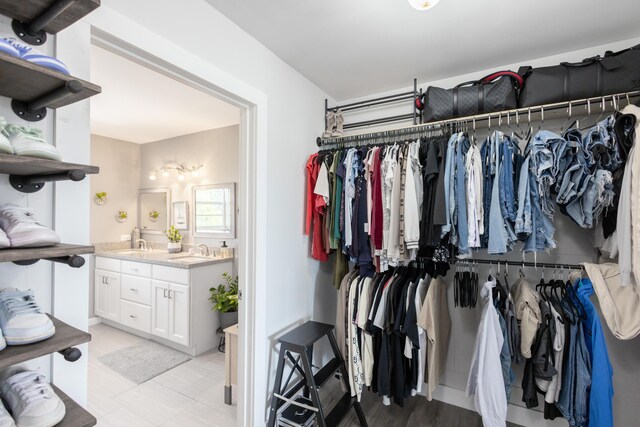 walk in closet with sink