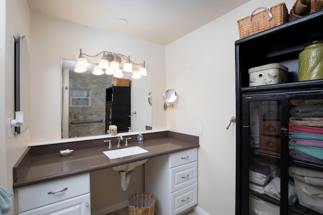 bathroom featuring a sink