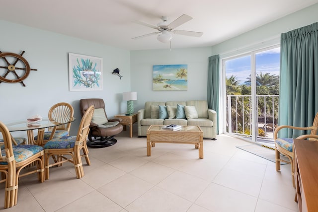 living area featuring ceiling fan