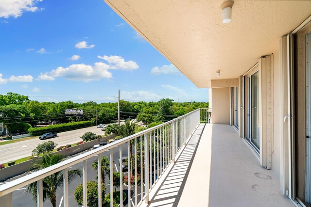 Listing photo 3 for 88500 Overseas Hwy Unit 509, Tavernier FL 33070