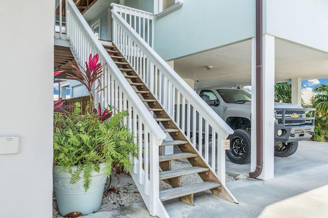 918 W Ocean Dr, Key Colony, FL 33051 - view of staircase