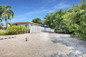 Listing photo 3 for 6099 Overseas Hwy Unit 15E, Marathon FL 33050