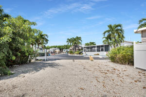 Listing photo 2 for 6099 Overseas Hwy Unit 15E, Marathon FL 33050