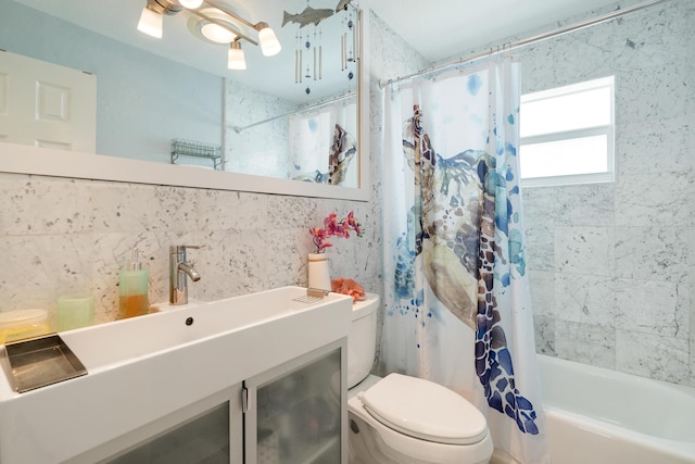 19 N Dr, Key Largo, FL 33037 - full bath featuring shower / bath combo and vanity