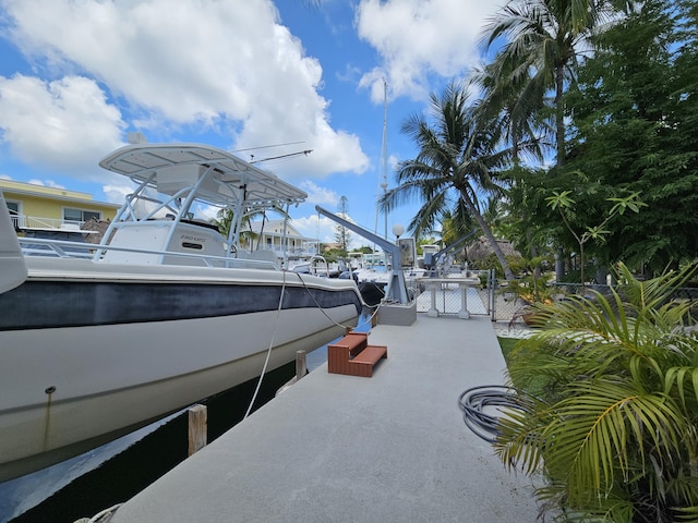 19 N Dr, Key Largo, FL 33037 - dock area with a gate
