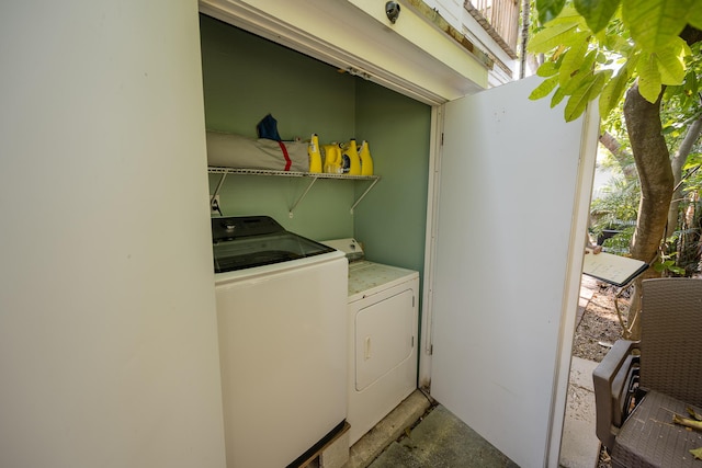 1210 Virginia St, Key West, FL 33040 - laundry area featuring washer and dryer
