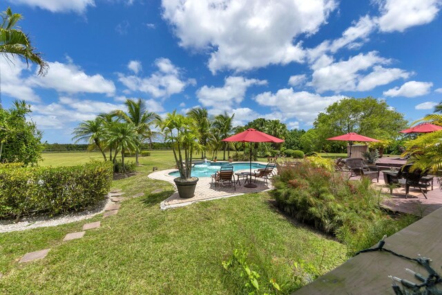 view of yard with a patio