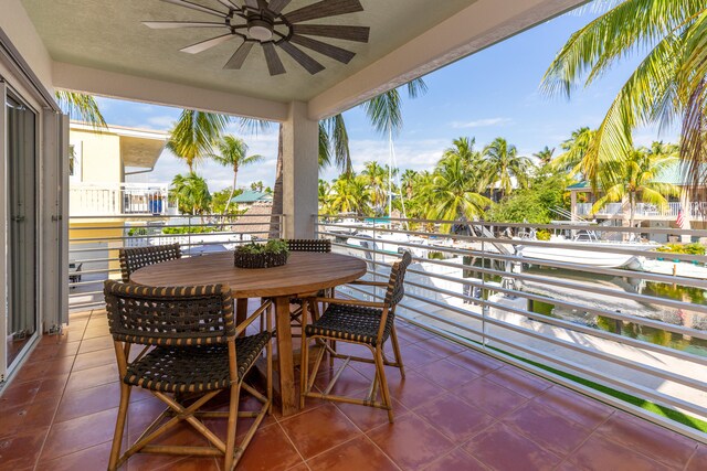 balcony with ceiling fan