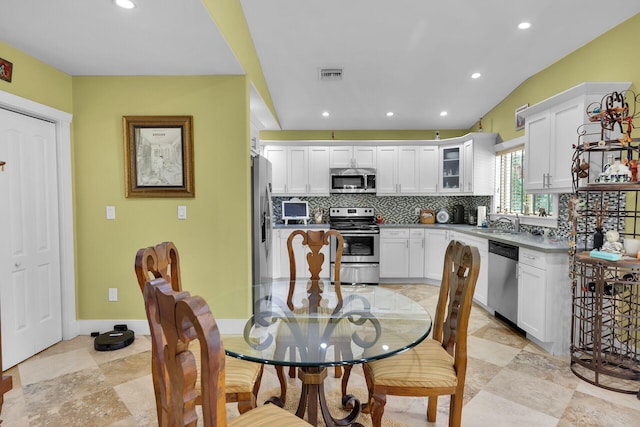 1 Sunset Rd, Key Largo, FL 33037 - dining space featuring recessed lighting