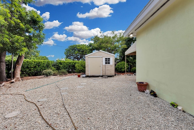 1 Sunset Rd, Key Largo, FL 33037 - view of yard with a storage unit