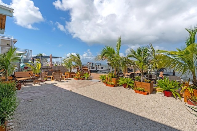 view of yard featuring a patio area