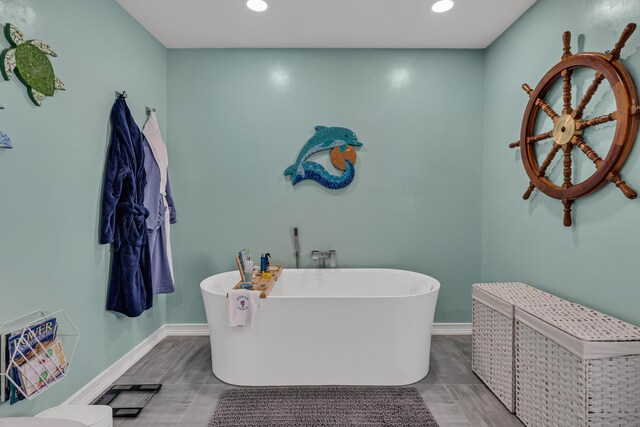 bathroom featuring a bathing tub