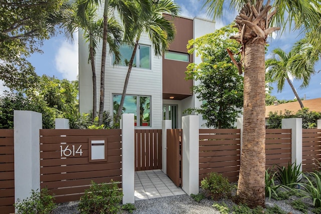 1614 Washington St, Key West, FL 33040 - view of front of home featuring a gate
