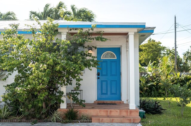 view of property entrance