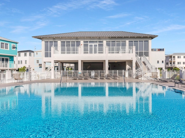 view of swimming pool