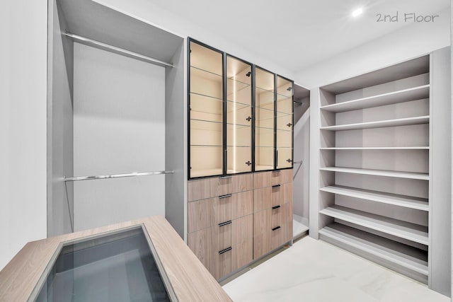 16 Seaside Ave, Key Largo, FL 33037 - view of walk in closet
