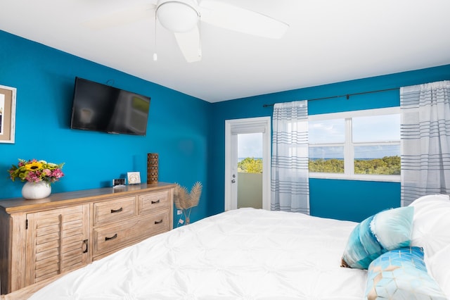 bedroom featuring ceiling fan